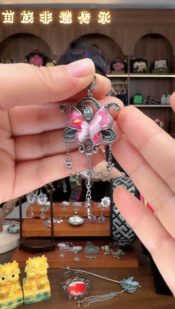 【闪购商品】织绣扶光苗绣传承22