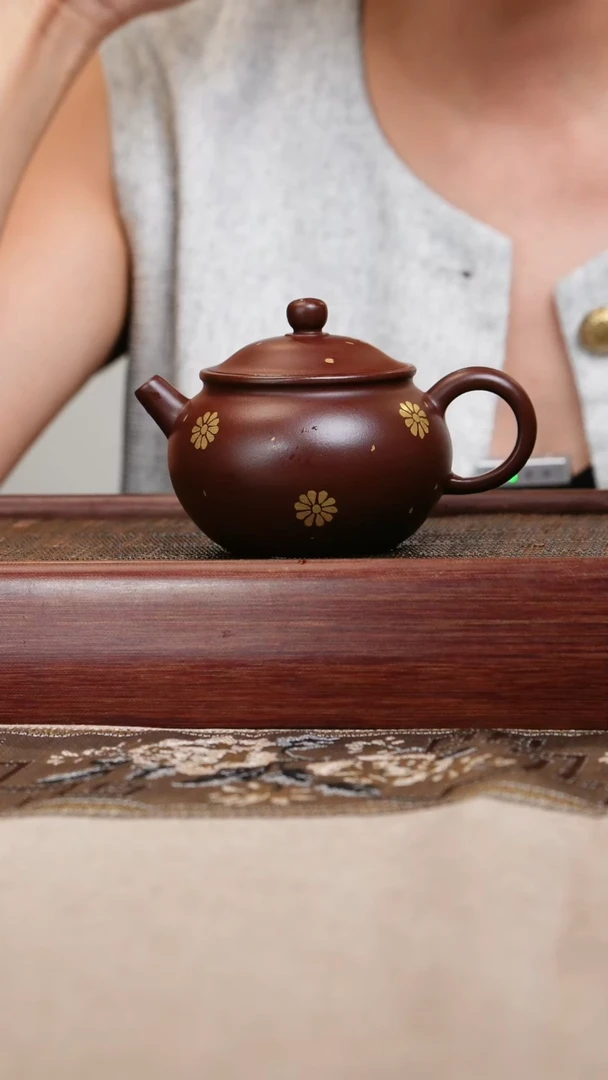 紫茄泥描金珠圆壶