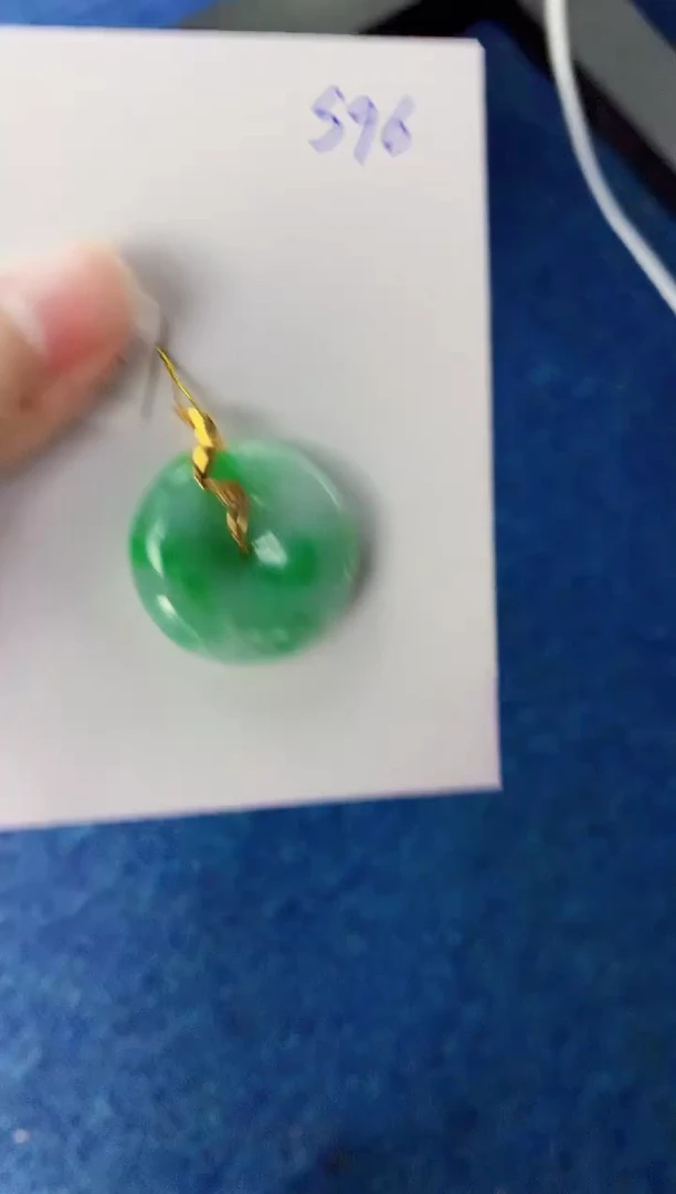 翡翠18K金镶嵌颈饰0000000000