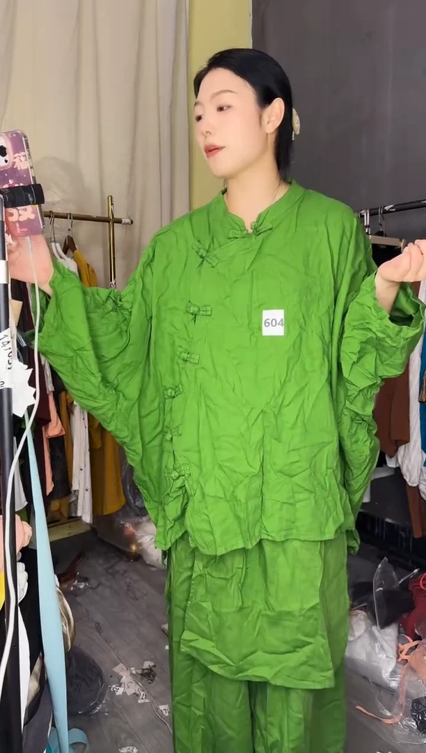 604拍视频主播自爱套装