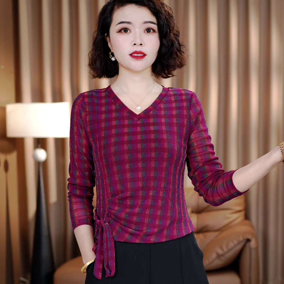 2025秋季新品时尚减龄红格子百搭飘带妈妈装女士时髦气质小衫