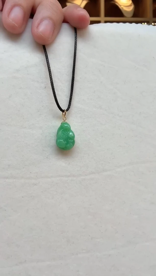 颈饰18K金镶嵌翡翠挂件