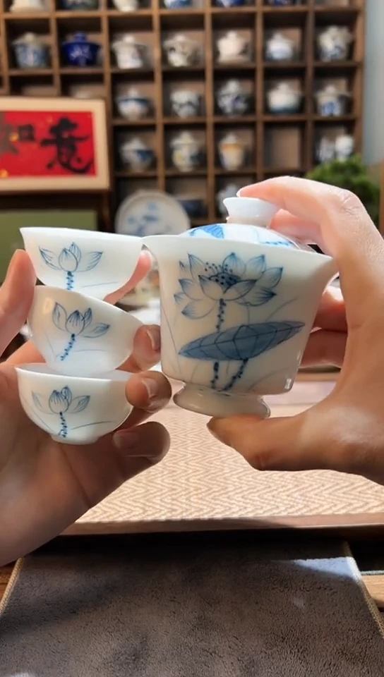 【闪购商品】手绘荷花高足盖碗+送3个客杯