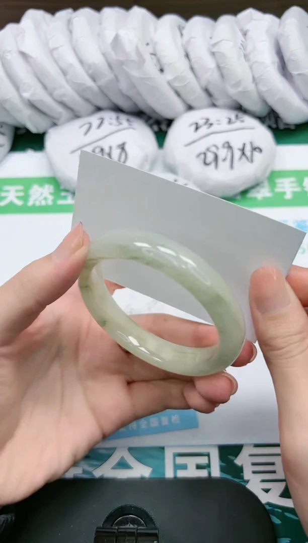 【闪购商品】石英质玉手镯未镶嵌K237-55