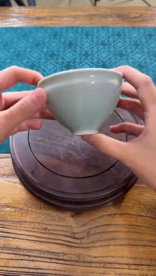 柴窑豆青束口杯柴窑豆青束口杯