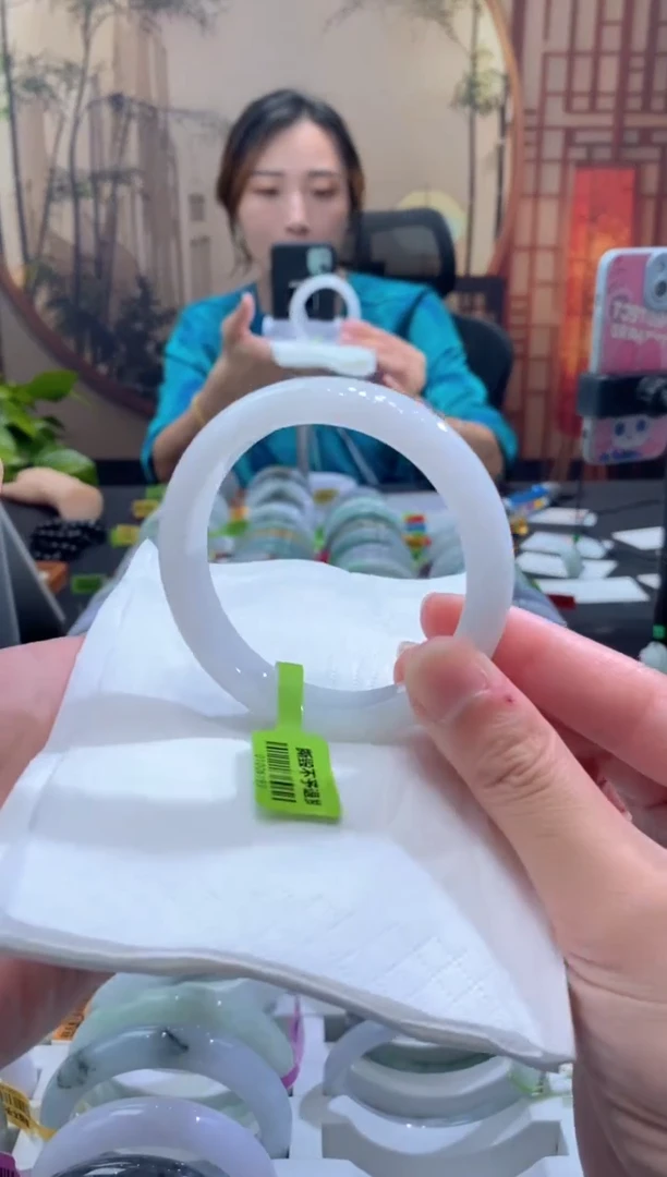 未镶嵌手镯翡翠000053140