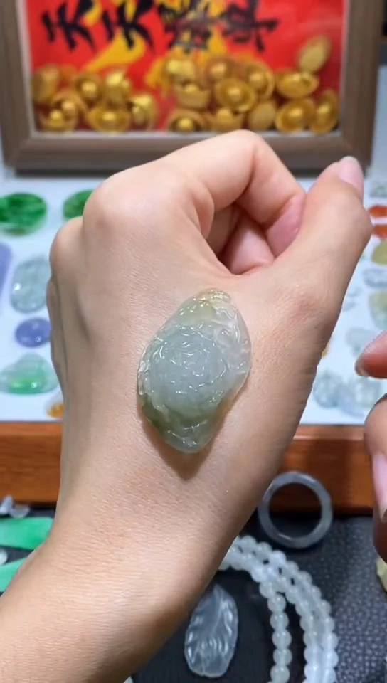 颈饰未镶嵌翡翠花花吊坠