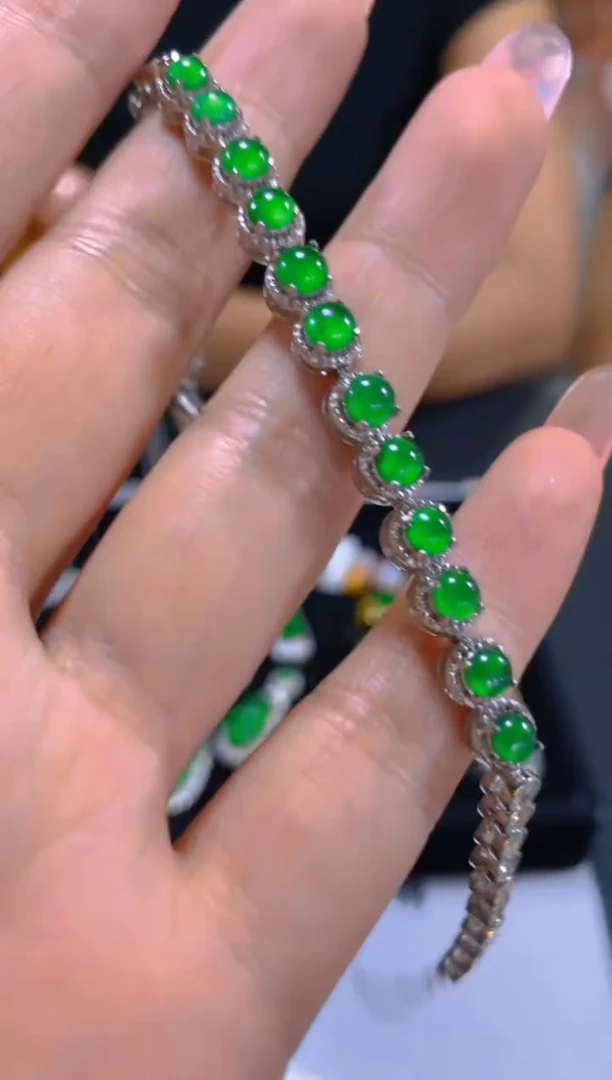 未镶嵌手链翡翠多样性发一