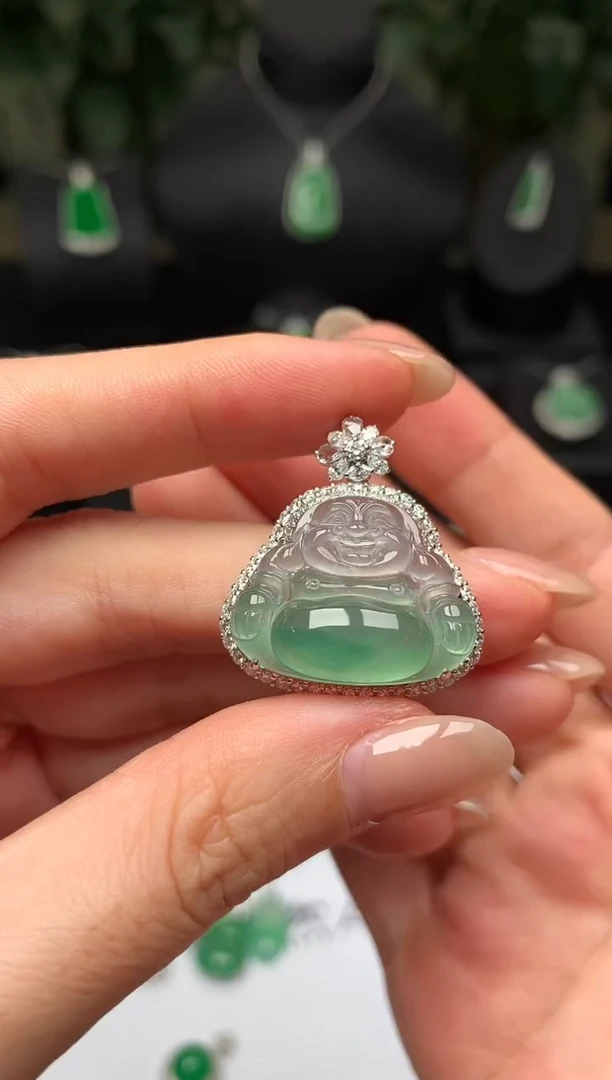 颈饰18K金镶嵌翡翠佛公