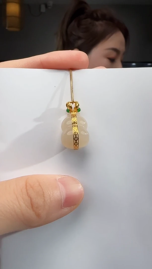 和田玉18K金镶嵌吊坠(不含链)1