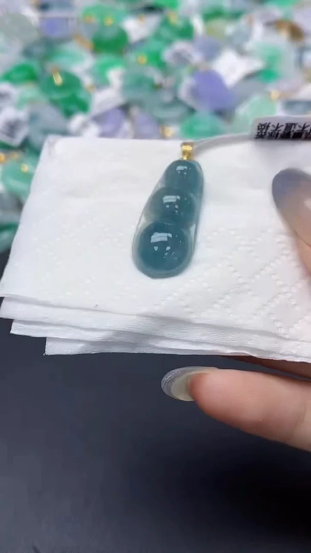 翡翠未镶嵌颈饰天然缅甸a货翡翠