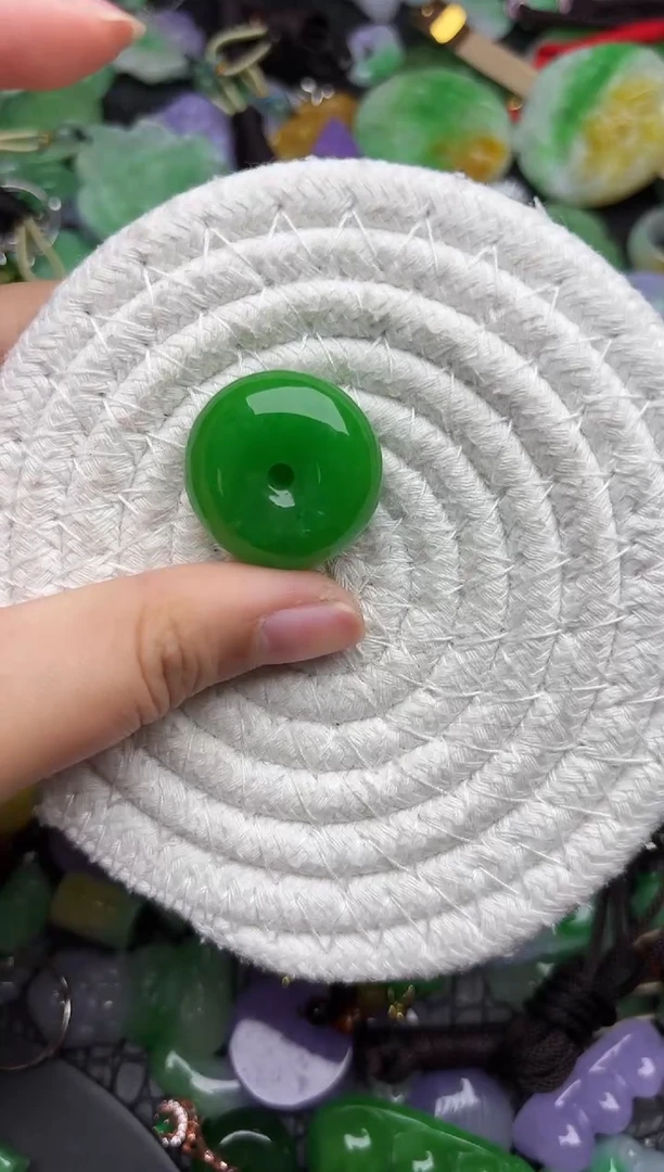 颈饰未镶嵌翡翠缅甸翡翠吊坠