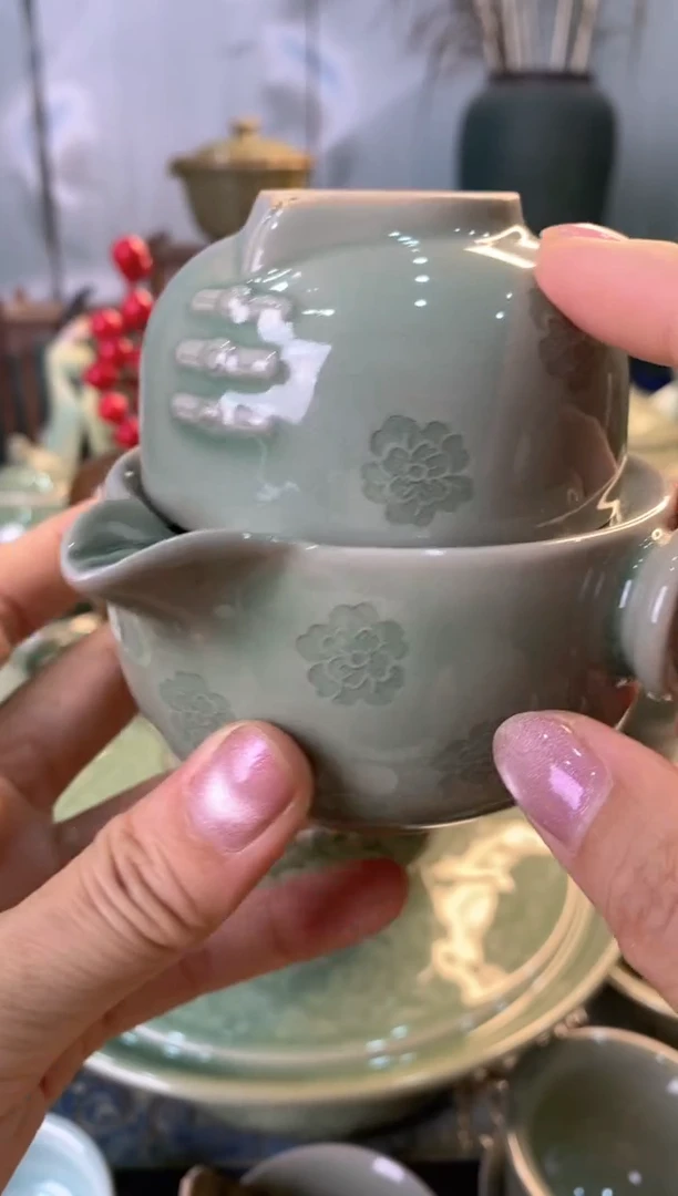 耀州窑飞*微瑕处理080907 花朵旗袍快客壶 一个