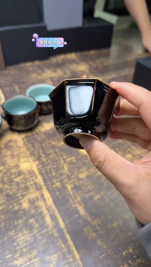 一*黄灿墨玉八方杯