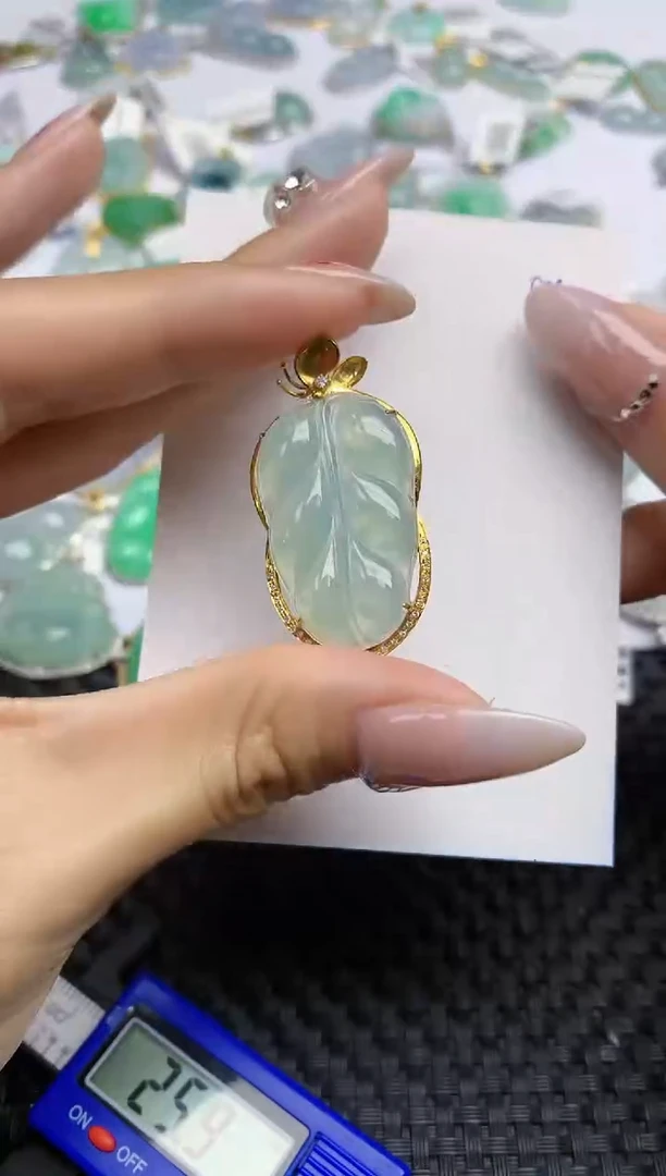 【闪购商品】翡翠颈饰18K金镶嵌 天然翡翠A货