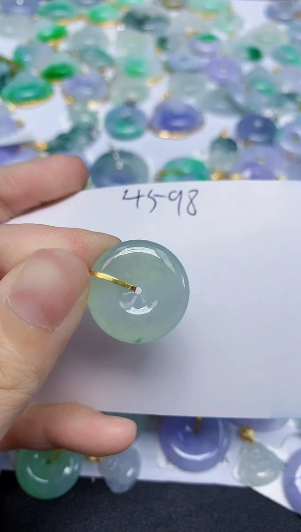 翡翠18K金镶嵌颈饰天然缅甸翡翠A货