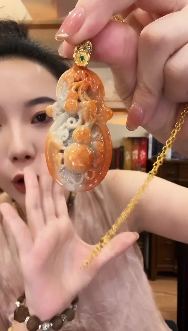 翡翠未镶嵌颈饰国风