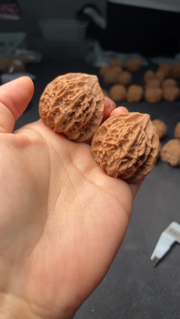 把件文玩核桃w176   灯笼  39