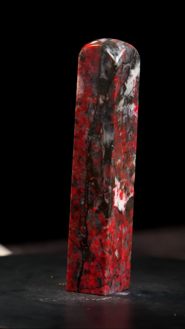 鸡血石刘关张鸡血石