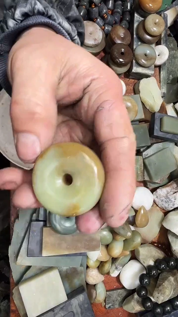 未镶嵌和田玉珠宝半成品临****）1