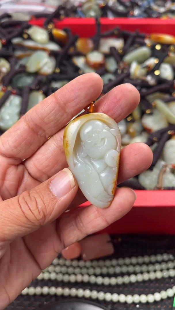 【闪购商品】和田玉颈饰未镶嵌多样性发货没有证书拍一发一有瑕