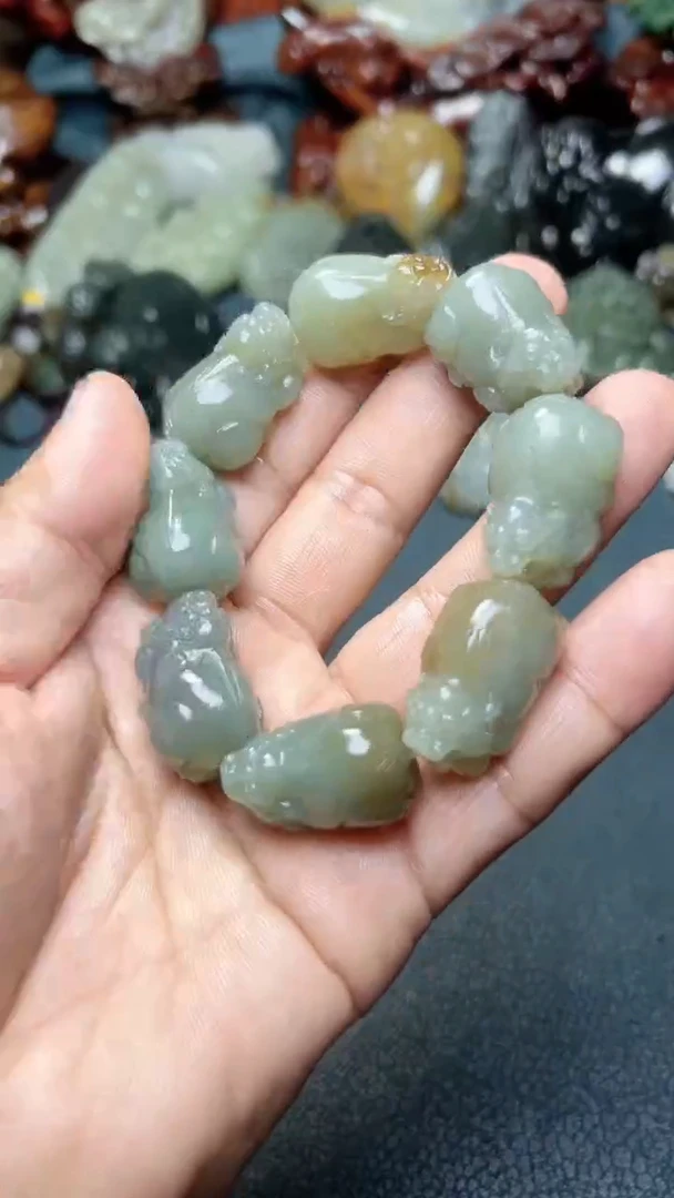 和田玉未镶嵌把件-