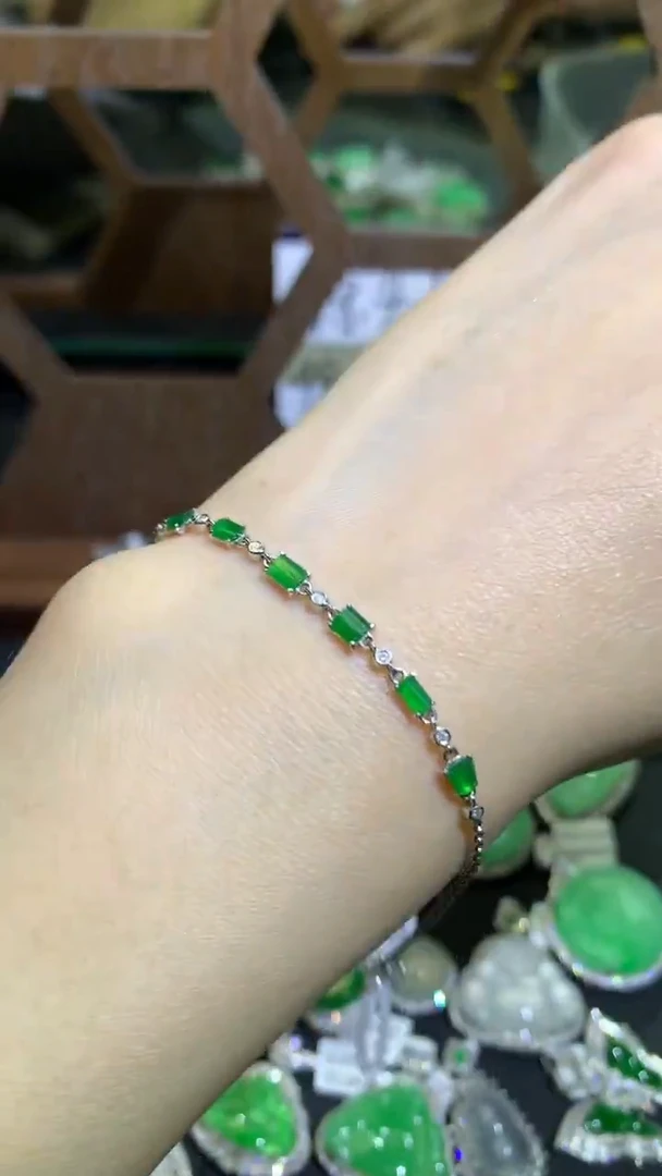 翡翠18K金镶嵌吊坠(不含链)手链