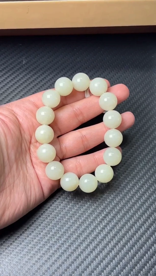 未镶嵌手串和田玉若羌微色差卡14m