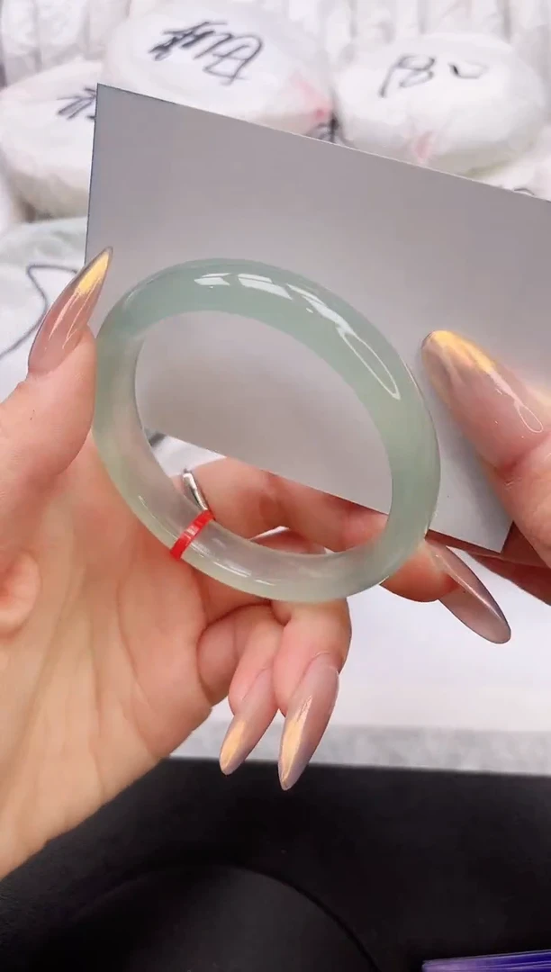 【闪购商品】石英质玉手镯未镶嵌25K64-55