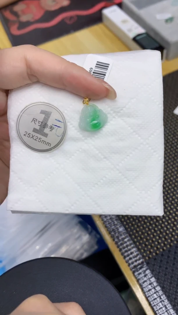 颈饰18K金镶嵌翡翠11111111