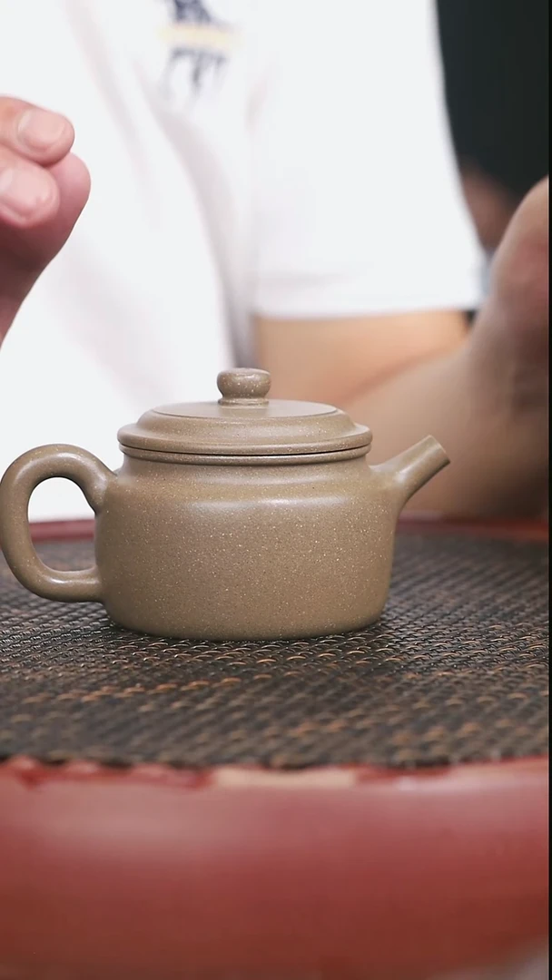 茶壶紫砂8号蟹壳青大口德中180CC微瑕