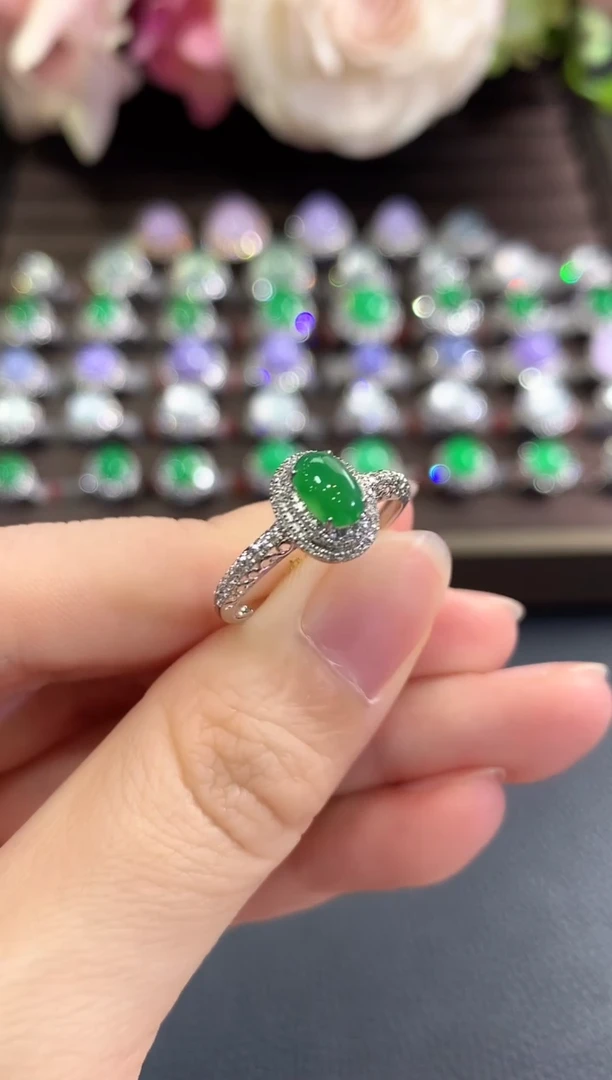 18K金镶嵌戒指翡翠b15