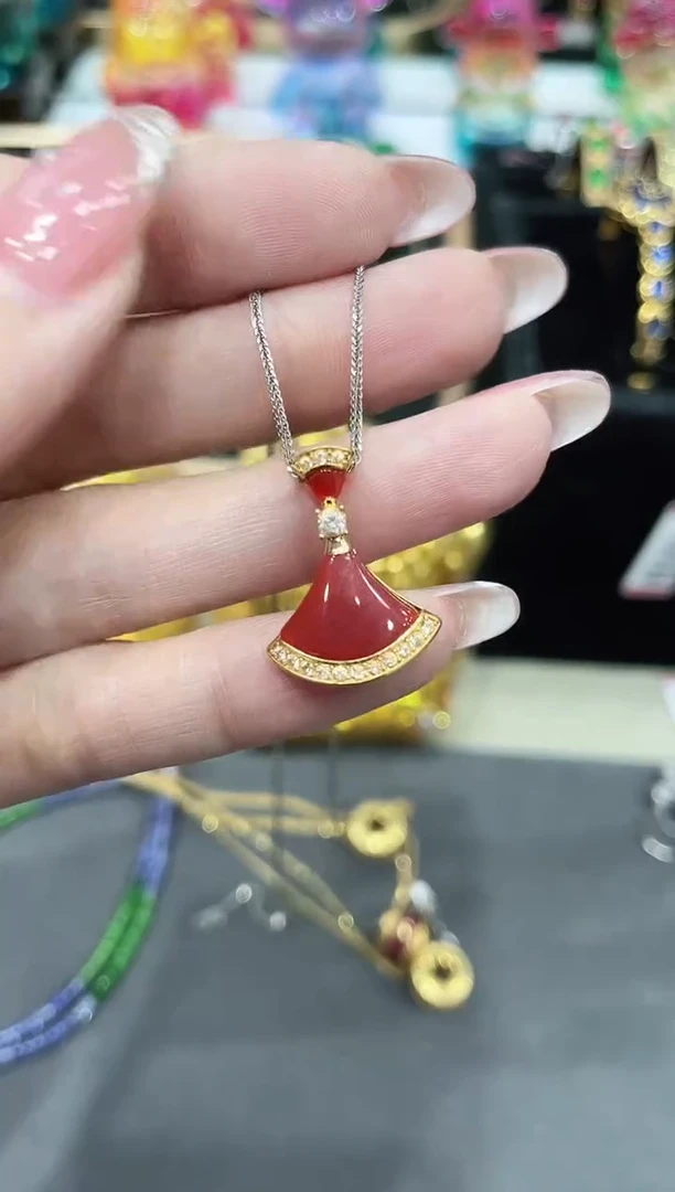 玛瑙/玉髓吊坠（不含链）18K金镶嵌·