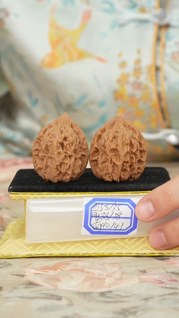 【闪购商品】文玩核桃把件鸡心有修