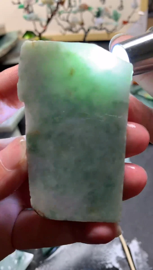 【闪购商品】翡翠颈饰未镶嵌天然翡翠A货