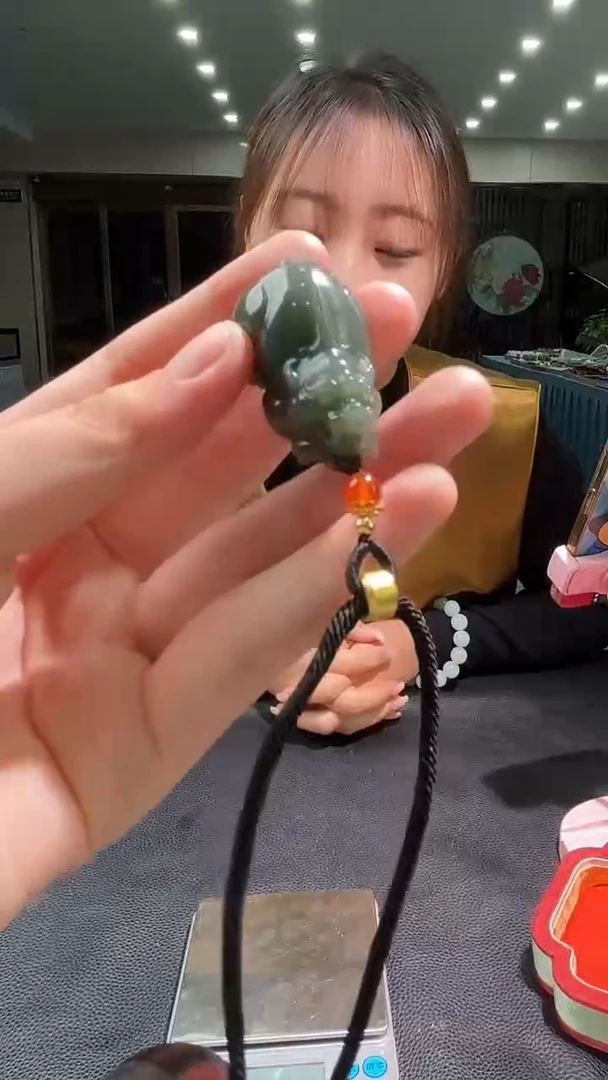 颈饰未镶嵌和田玉工厂清货不退不换微包容多样性拍一发一