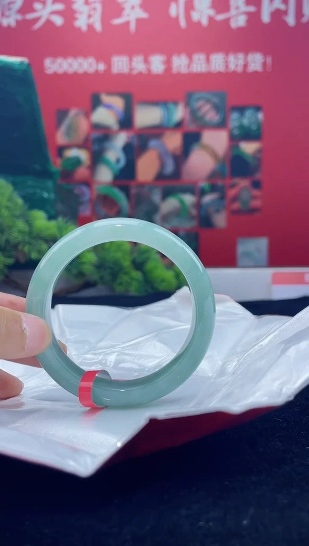 翡翠手镯未镶嵌手镯1