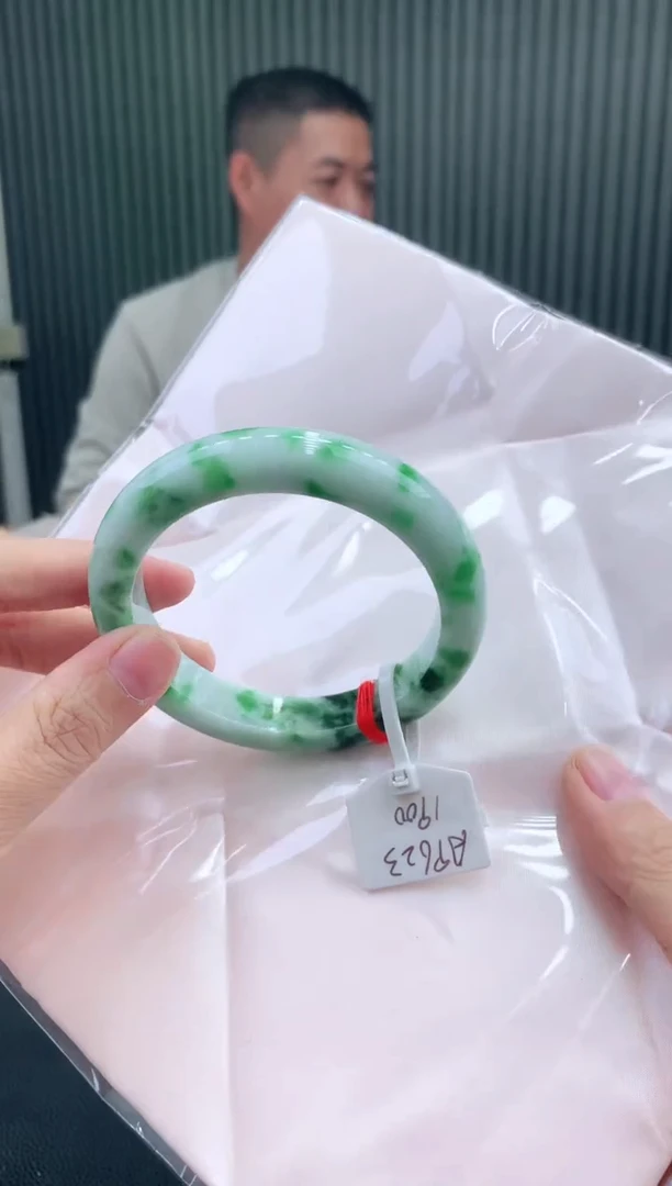 未镶嵌手镯翡翠58圈口