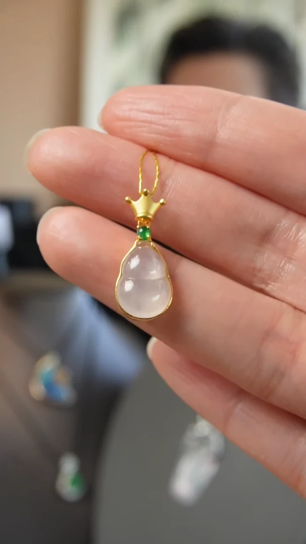 【闪购商品】翡翠吊坠(不含链)18K金镶嵌天然缅甸翡翠吊坠