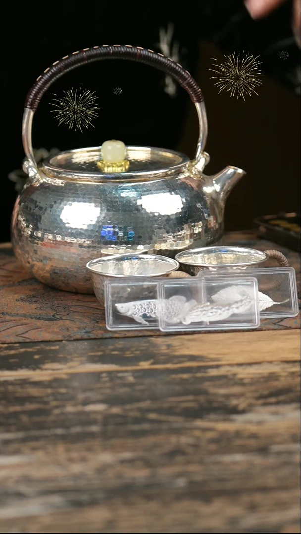 【闪购商品】手工锤纹银烧水壶+2杯子+3银片