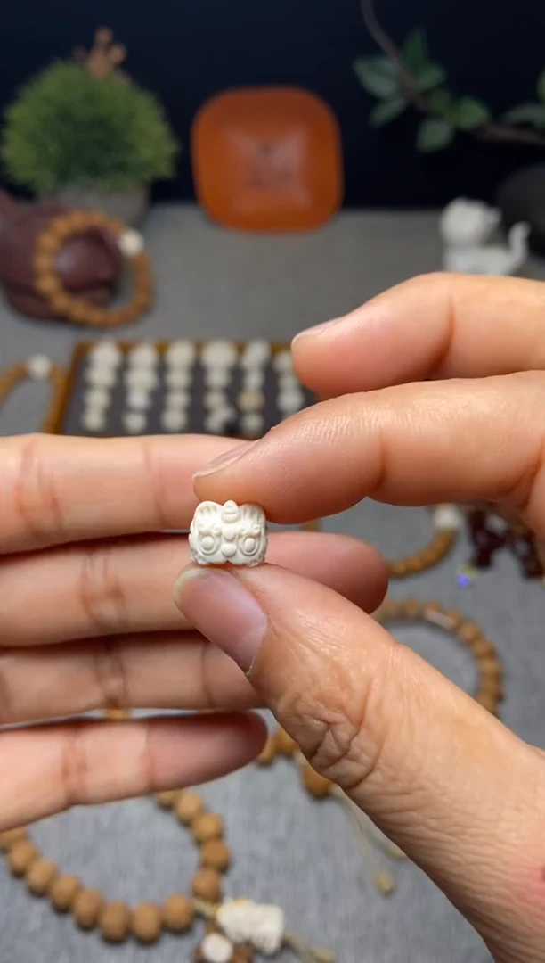 【闪购商品】猴头核桃吊坠醒狮蹲蹲10.7