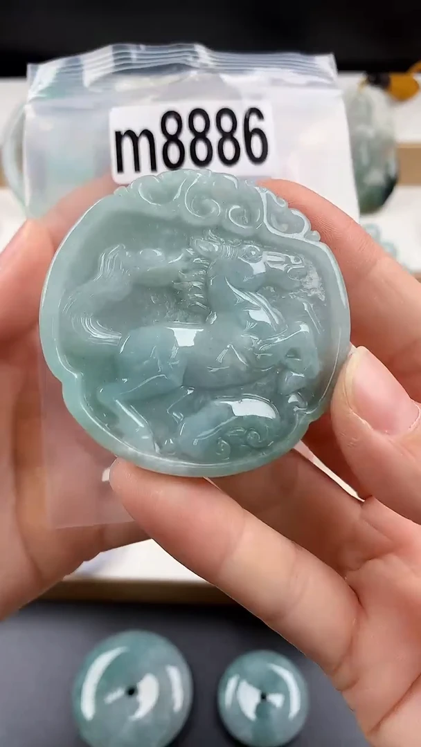 颈饰未镶嵌翡翠天然翡翠吊坠挂件