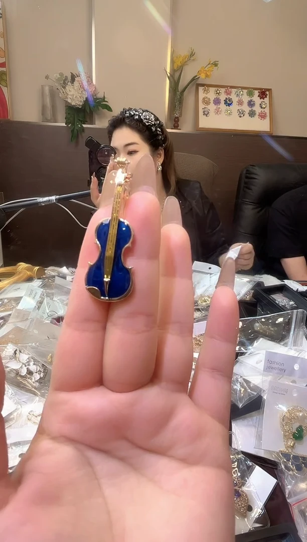 锆石铁合金精品饰界
