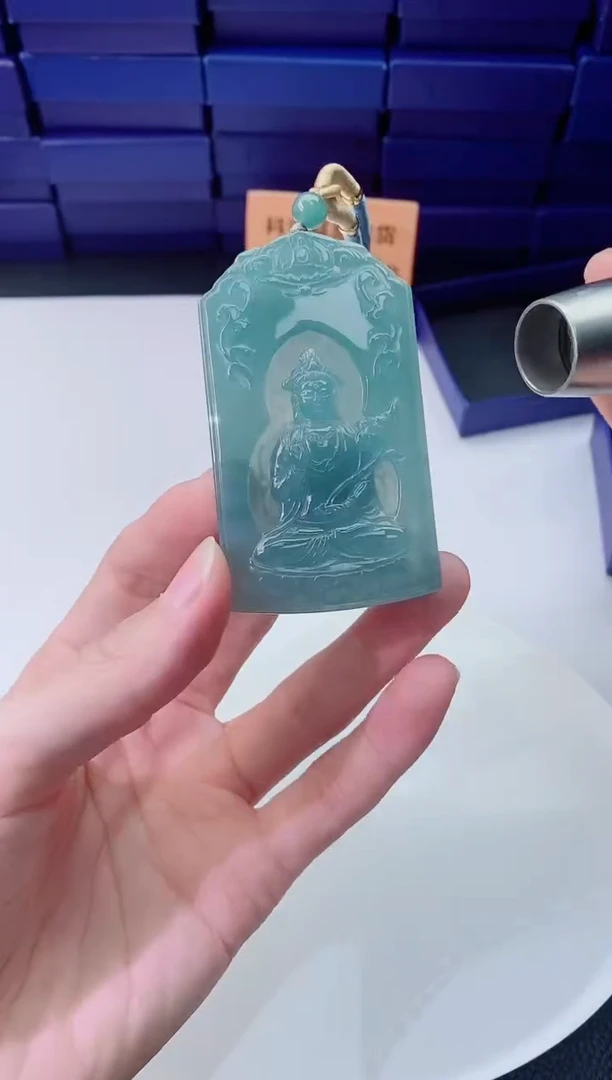翡翠未镶嵌颈饰