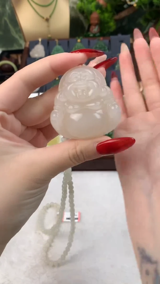 颈饰未镶嵌和田玉吊坠