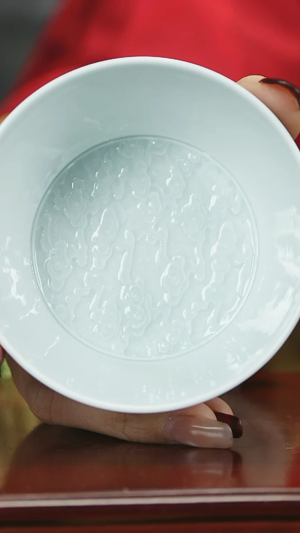 【闪购商品】瓷堂里郎窑绿雕刻祥云纹杯子