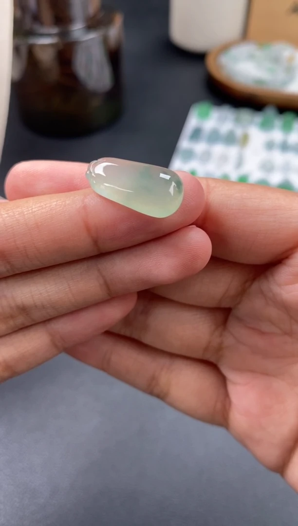 翡翠未镶嵌颈饰翡翠冰种福瓜