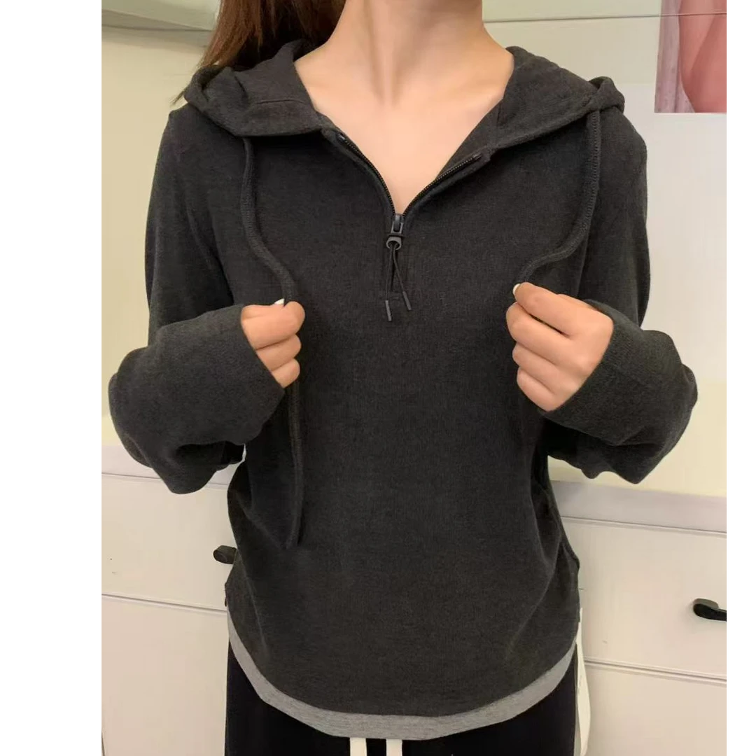 秋冬连帽假两件常规半拉链针织卫衣长袖半拉链腰间两侧褶皱设计