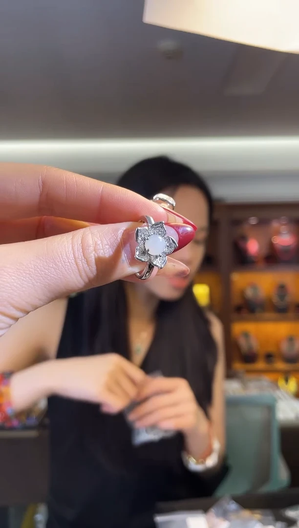 未镶嵌戒指和田玉（多样性发一件）