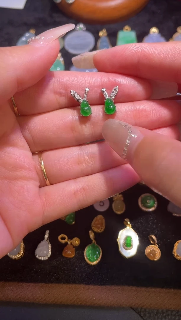 颈饰银S925镶嵌翡翠天然A货